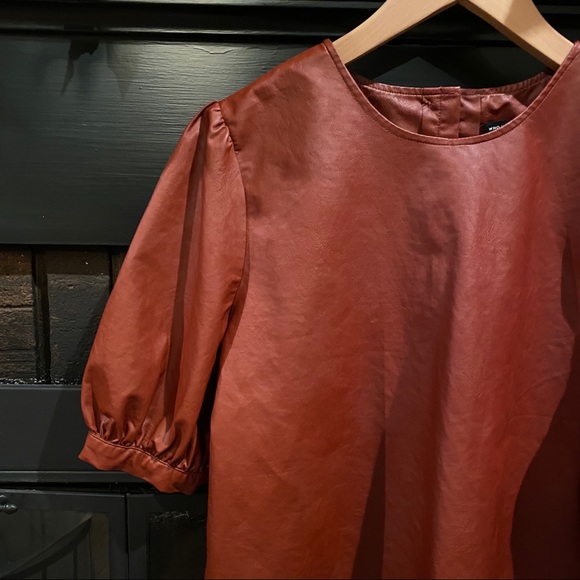 Who What Wear Faux Leather Top Size Medium - Picture 4 of 7
